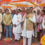 CHN : ताला गांव में खेल प्रतियोगिता समापन समारोह में युवा कल्याण मंत्री गिरीश चंद्र यादव ने विजेताओं को मेडल व स्पोर्ट्स किट देकर बढ़ाया उत्साह एवं नई खेल नीति की दी जानकारी ।