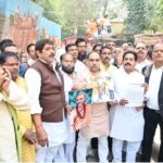 VNS : शंकराचार्य प्रकरण में कांग्रेस ने सौंपा ज्ञापन, सुप्रीम कोर्ट के सेवानिवृत्त जज से जांच की मांग ।