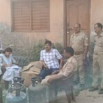 CHN : मुगलसराय के काली महाल में अवैध LPG रिफिलिंग गोदाम पर छापा, 11 सिलेंडर और उपकरण बरामद, संचालक फरार l