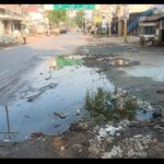 चंदौली :-नाबदान का पानी बह रहा सड़क पर गंदगी