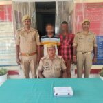 चन्दौली: चेकिंग के दौरान 2 युवक गिरफ्तार, अवैध असलहा व कारतूस बरामद l