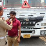 चंदौली में ट्रैफिक पुलिस का सख्त अभियान, 407 वाहनों का चालान, ₹6.06 लाख जुर्माना l