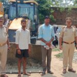चन्दौली: सकलडीहा पुलिस व खनन विभाग की संयुक्त कार्रवाई, अवैध खनन में जेसीबी व ट्रैक्टर सीज