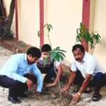 विश्व पर्यावरण दिवस पर संस्कार भारती पब्लिक स्कूल में चला “एक पेड़ मां के नाम” अभियान ।
