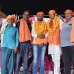 श्रावण मास के पावन अवसर पर आयोजित धार्मिक कार्यक्रम में शिव भक्तों एवं आयोजकों का माल्यार्पण कर भव्य स्वागत एवं सम्मान किया गया