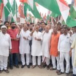 तिरंगा यात्रा में सैकड़ो लोग शामिल