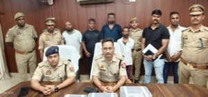 अलीनगर पुलिस और स्वाट टीम ने लूट व फायरिंग की घटना का किया खुलासा, चार शातिर लुटेरे गिरफ्तार ।