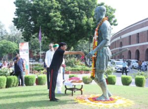 राष्ट्रीय खेल दिवस पर डॉ. मनसुख मांडविया ने किया ‘एक घंटा खेल के मैदान में’ अभियान का नेतृत्वमेजर ध्यानचंद की 121वीं जयंती पर देशभर में खेल और फिटनेस को बढ़ावा देने का संदेश ।