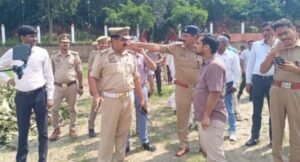 नमो घाट पर संभावित एयर शो की तैयारियां तेज, डीएम और एसपी ने किया निरीक्षण