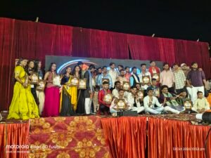 मुगलसराय में डांडिया नाइट की धूम, प्रताप चौबे सहित कई लोगों ने कार्यक्रम में की शिरकत ।