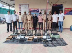 वाराणसी में डिजिटल अरेस्ट ठगी के बड़े नेटवर्क का भंडाफोड़, 6 SIM बॉक्स और 192 स्लॉट बरामद, दो आरोपी गिरफ्तार